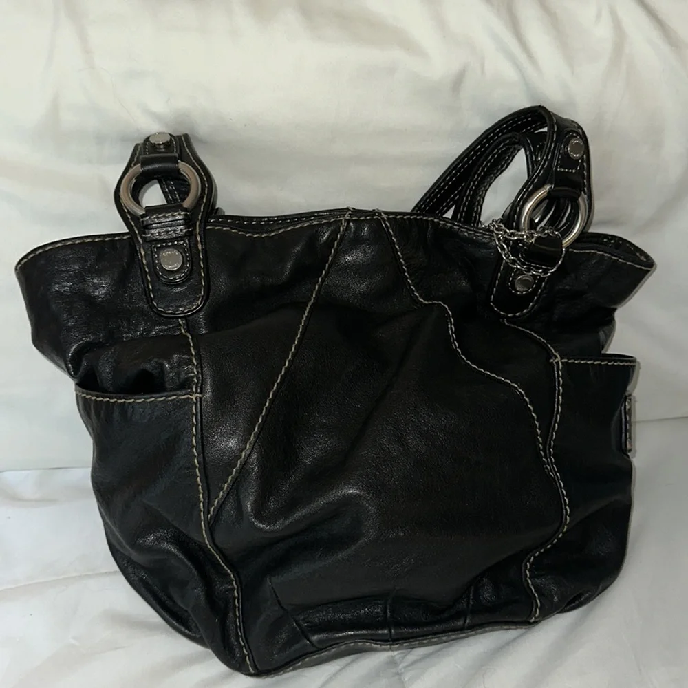 Tignanello black leather hobo bag with charms very nice destitute soft stylish - Picture 7 of 17